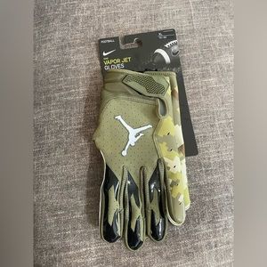 Nike jordan vapor jet football gloves size XL camo salute